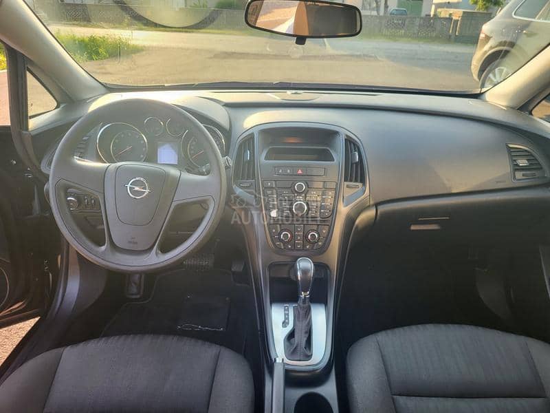 Opel Astra J 1.4 b a.u.t.omatic