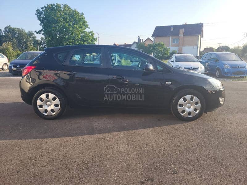 Opel Astra J 1.4 b a.u.t.omatic