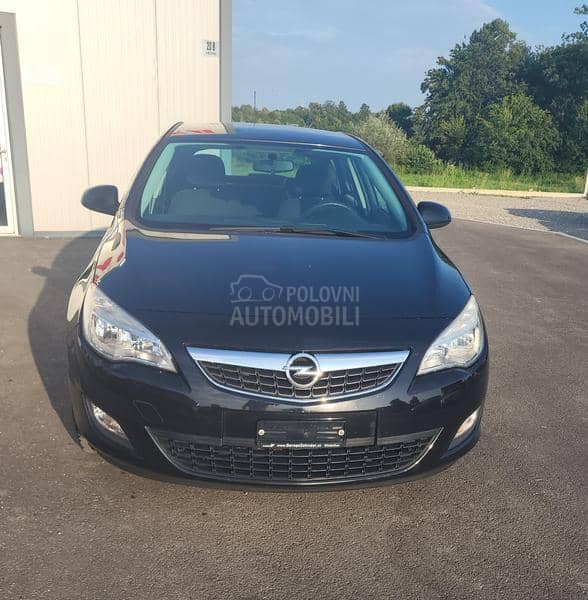 Opel Astra J 1.4 b a.u.t.omatic
