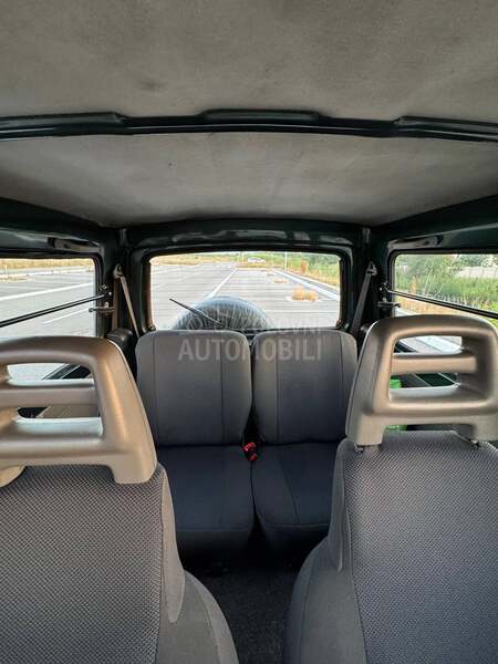 Suzuki SJ Samurai 