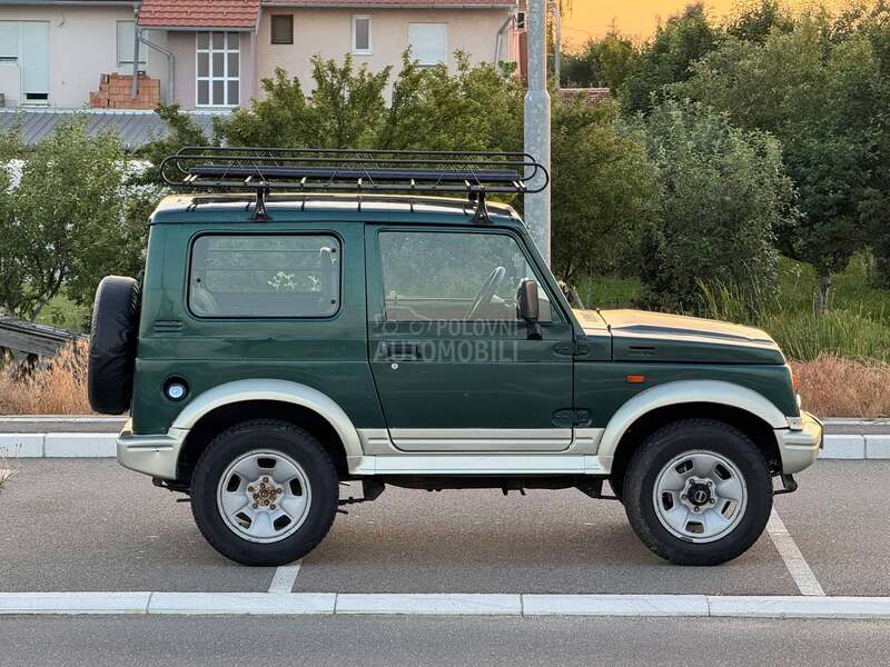 Suzuki SJ Samurai 