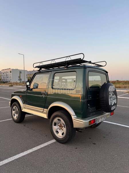 Suzuki SJ Samurai 