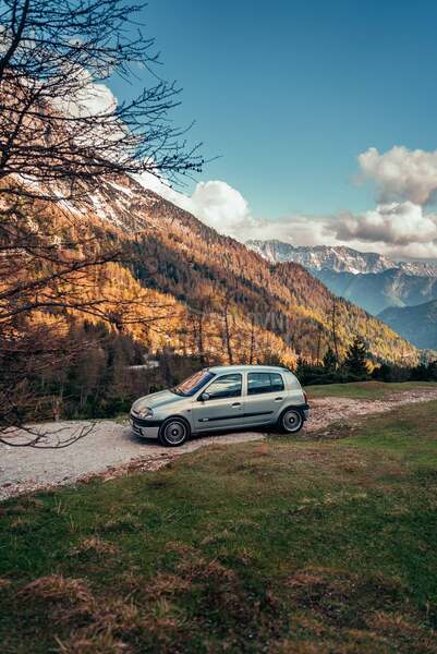Renault Clio 2 - Initiale Paris