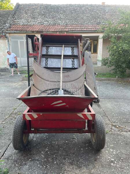 Zmaj krunjac kukuruza