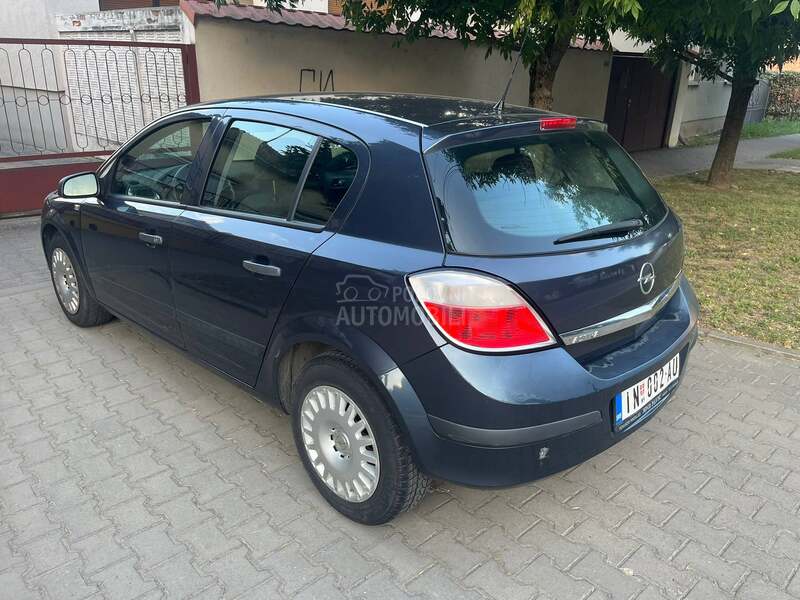 Opel Astra H 