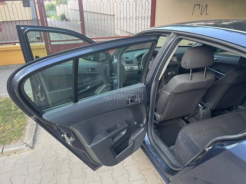 Opel Astra H 