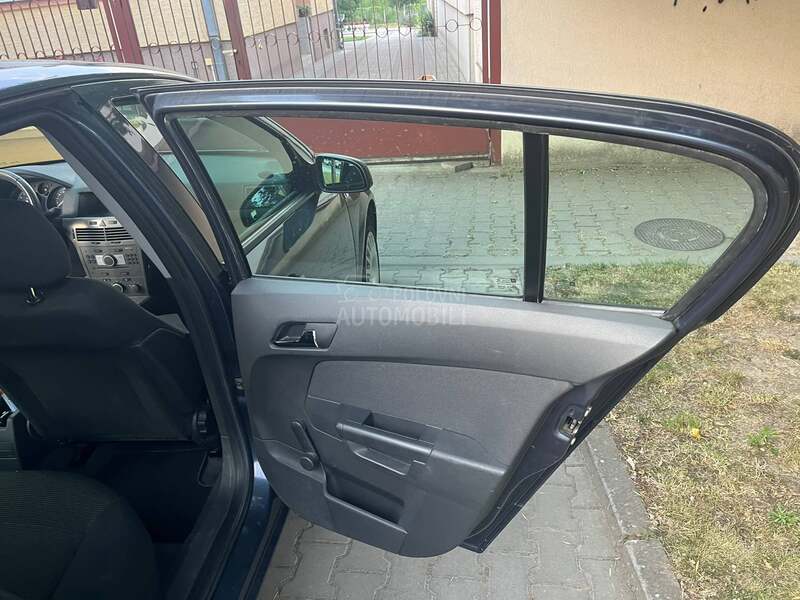 Opel Astra H 