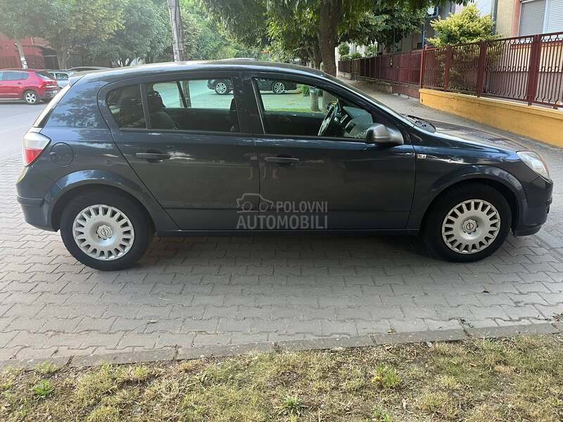 Opel Astra H 