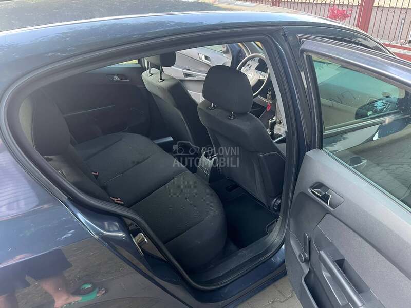 Opel Astra H 