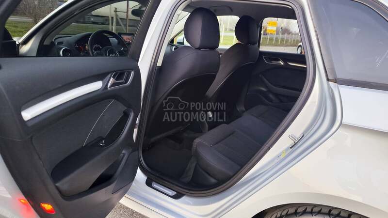 Audi A3 1,6TDI S/LINE S/TRON