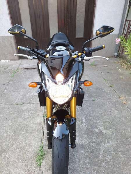 Yamaha fz8