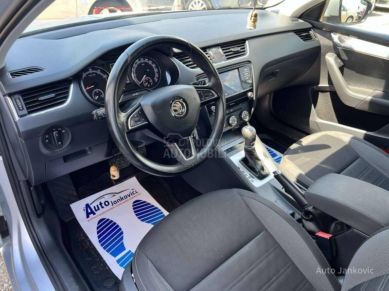 Škoda Octavia DSG    130 000  K M