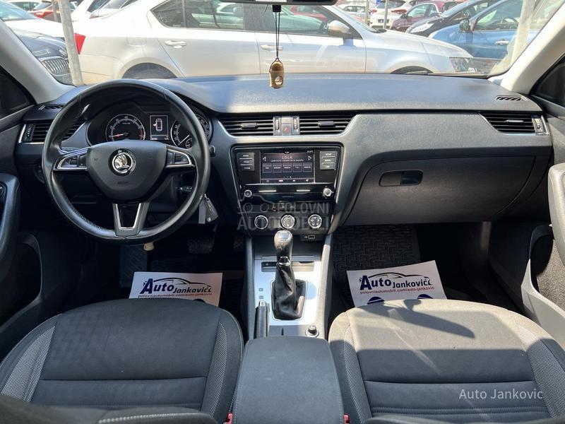 Škoda Octavia DSG    130 000  K M