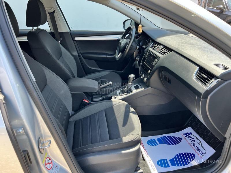 Škoda Octavia DSG    130 000  K M