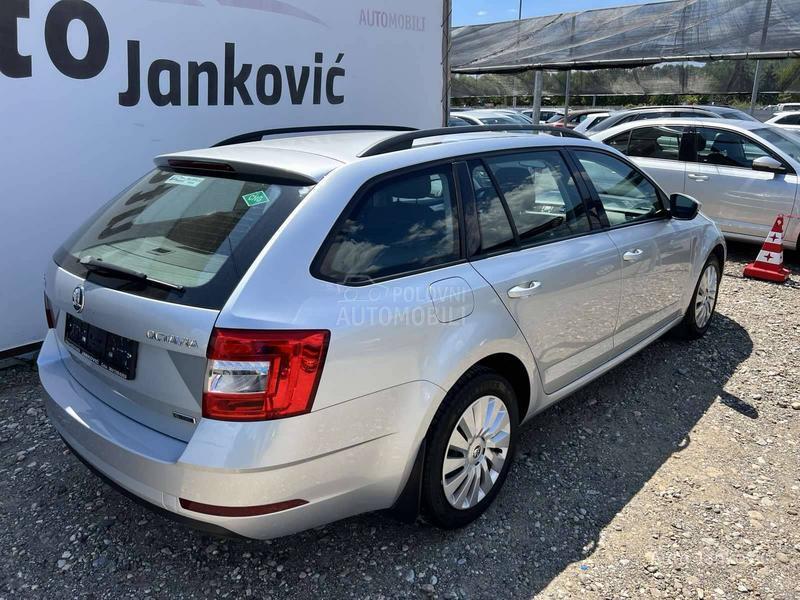 Škoda Octavia DSG    130 000  K M