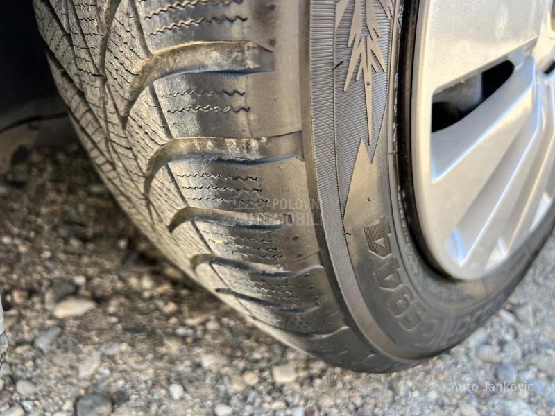 Škoda Octavia DSG    130 000  K M