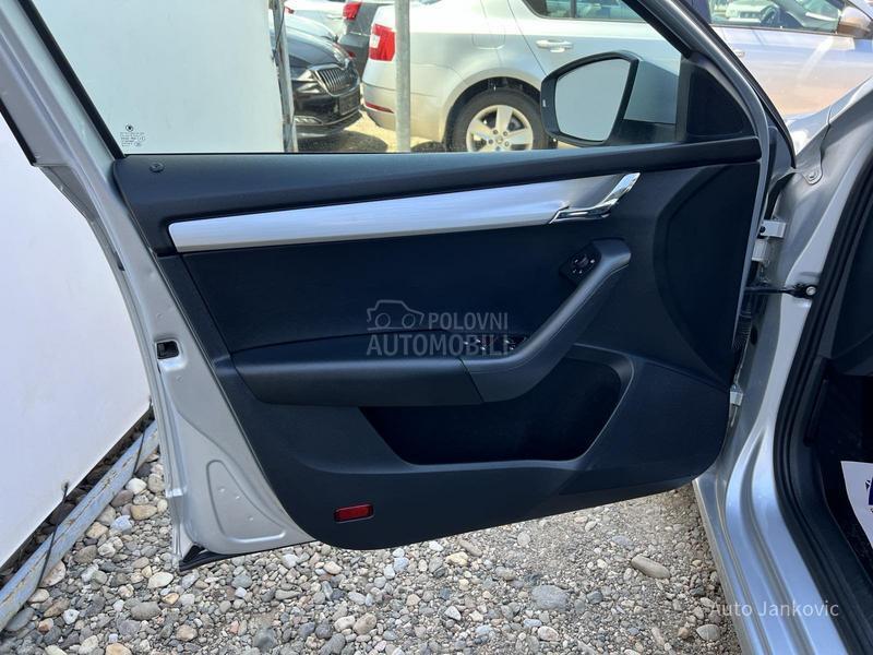 Škoda Octavia DSG    130 000  K M