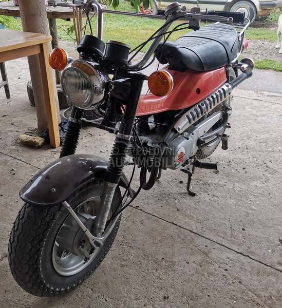 Suzuki RV50