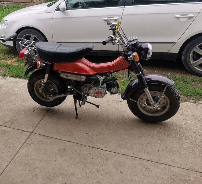 Suzuki RV50