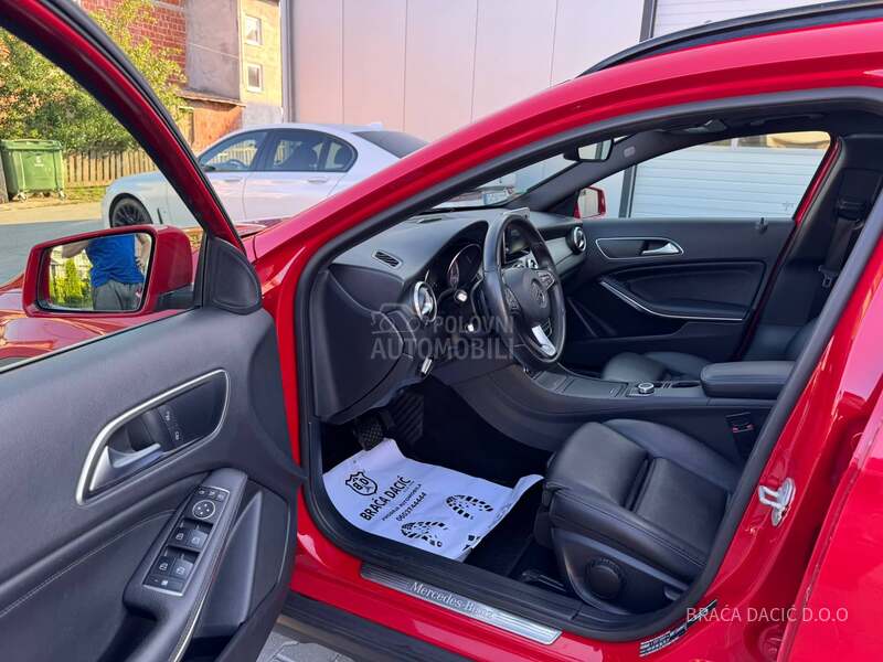 Mercedes Benz GLA 220 4MATIC