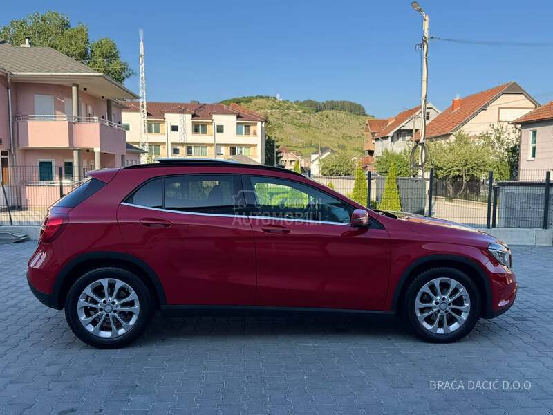 Mercedes Benz GLA 220 4MATIC