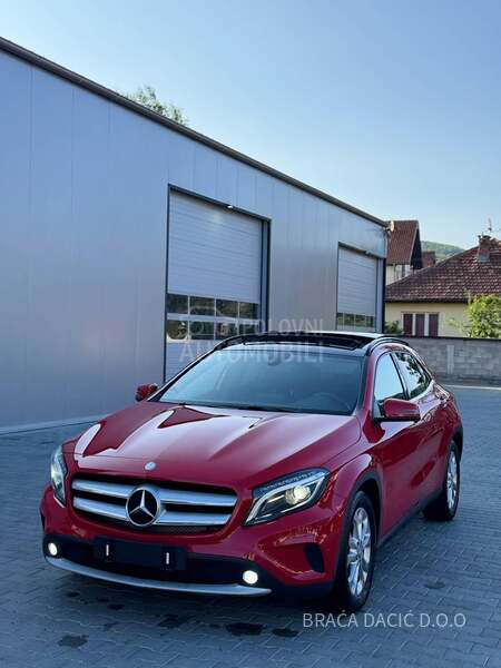 Mercedes Benz GLA 220 4MATIC