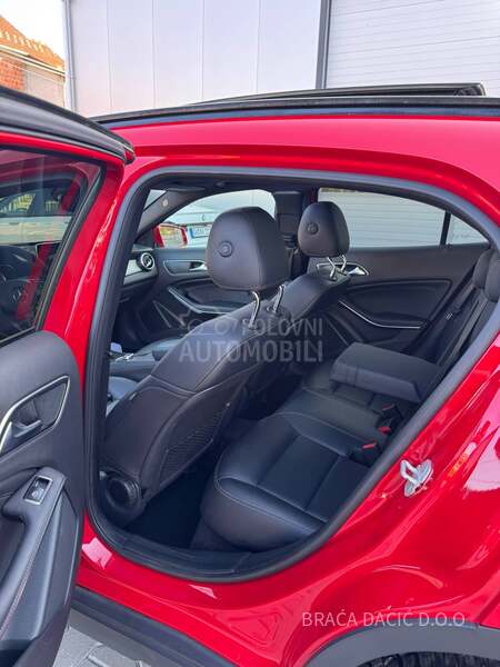 Mercedes Benz GLA 220 4MATIC