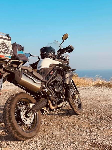 Triumph Tiger 800 Xcx