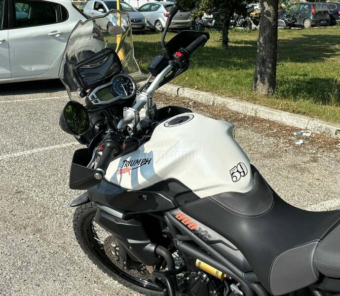 Triumph Tiger 800 Xcx