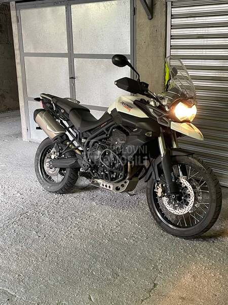 Triumph Tiger 800 Xcx