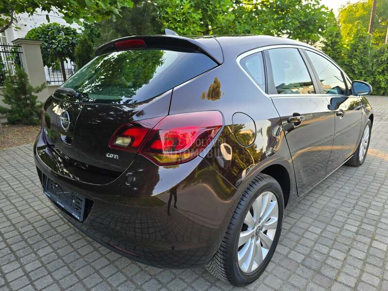 Opel Astra J 1.7cdti cosmo
