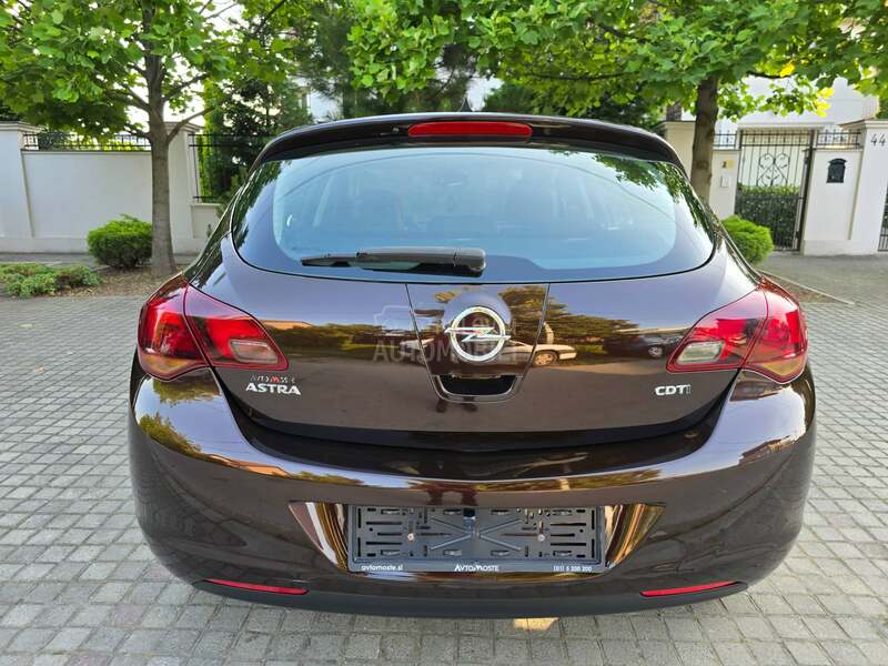 Opel Astra J 1.7cdti cosmo
