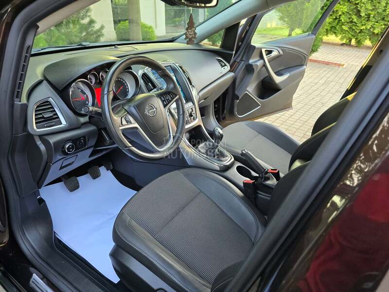 Opel Astra J 1.7cdti cosmo