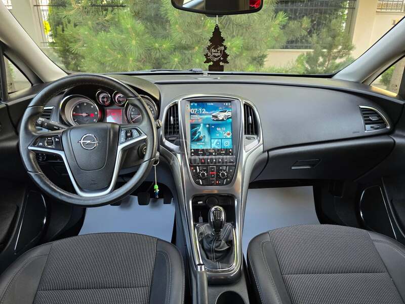 Opel Astra J 1.7cdti cosmo