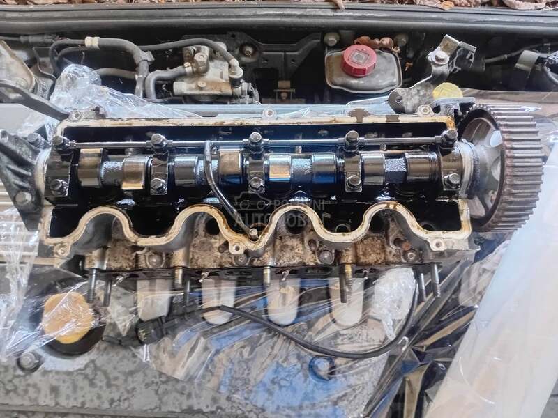 glava motora 8V
