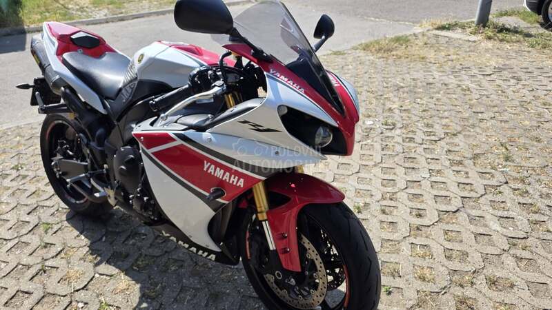 Yamaha R1