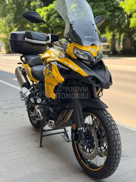 Benelli 502 X