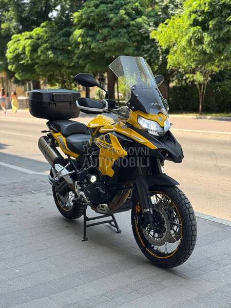 Benelli 502 X