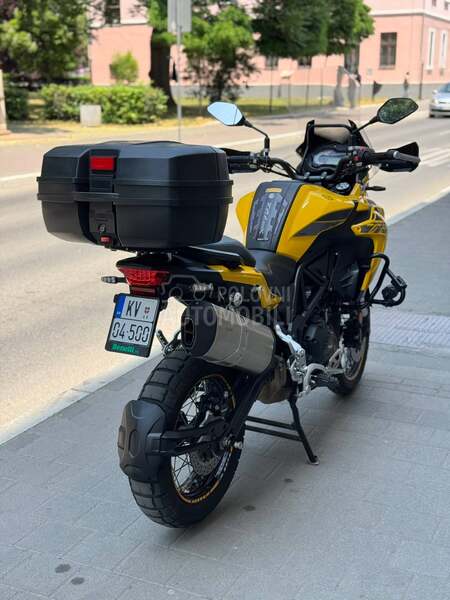 Benelli 502 X