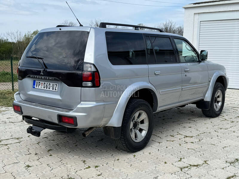 Mitsubishi Pajero Sport 2.5 TD Dakar