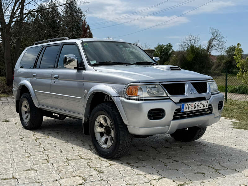 Mitsubishi Pajero Sport 2.5 TD Dakar