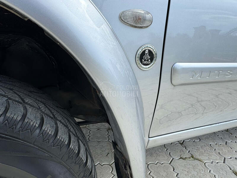 Mitsubishi Pajero Sport 2.5 TD Dakar