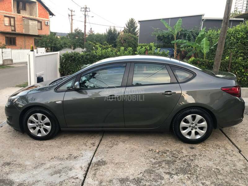 Opel Astra J 1,4 turbo