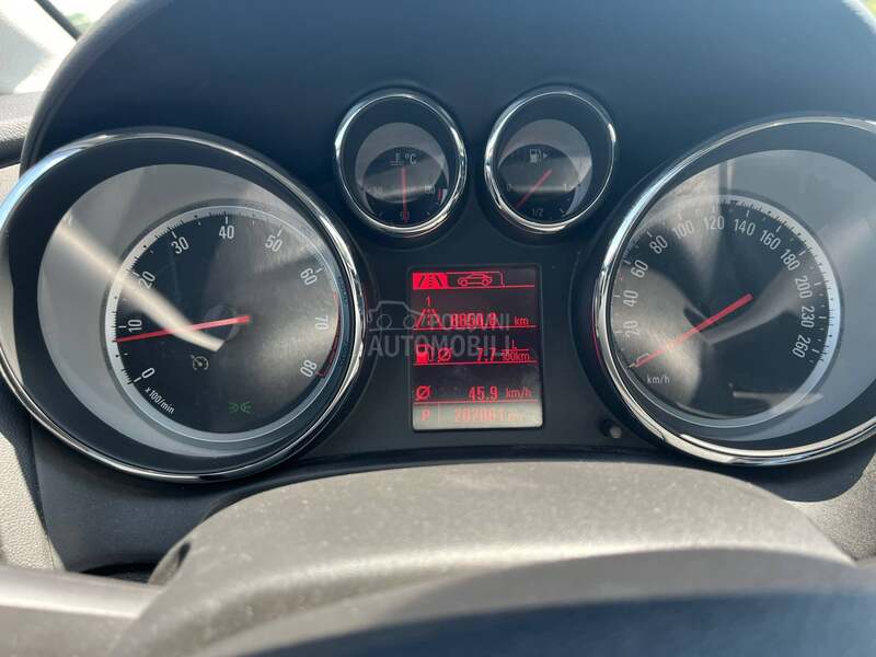 Opel Astra J 1,4 turbo