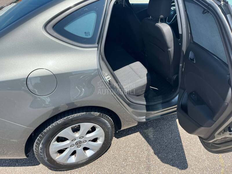 Opel Astra J 1,4 turbo