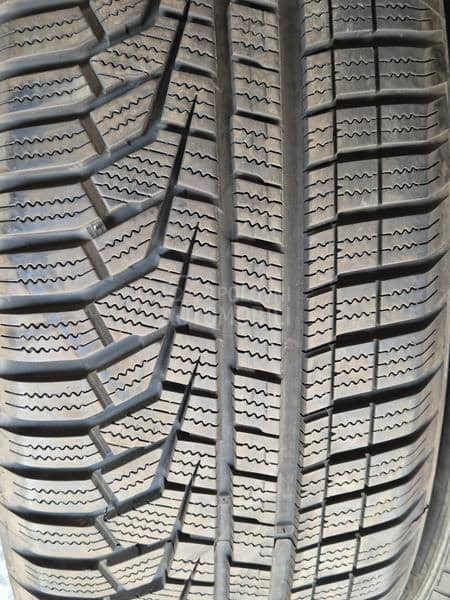 Hankook 205/50 R17 Zimska