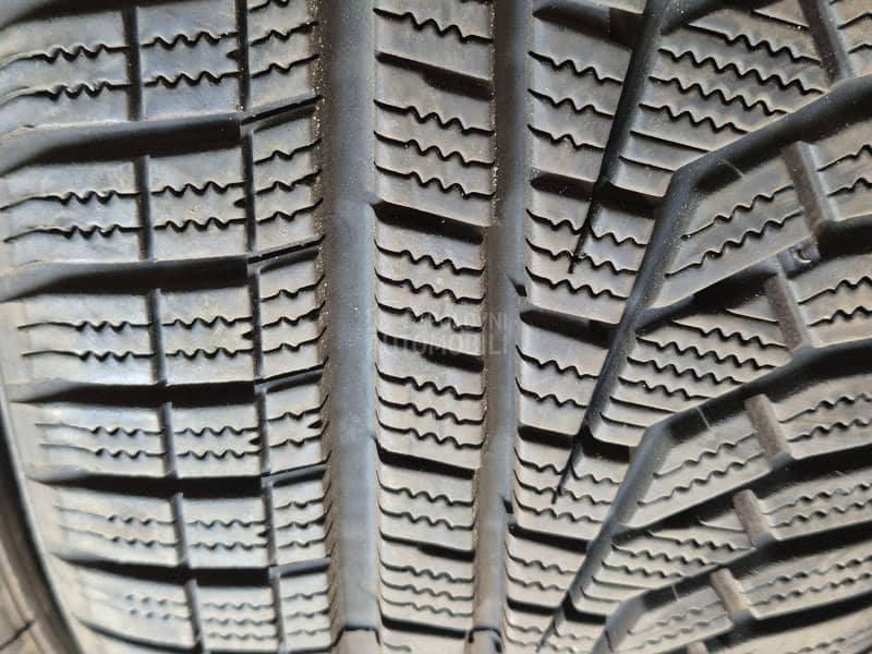 Hankook 205/50 R17 Zimska