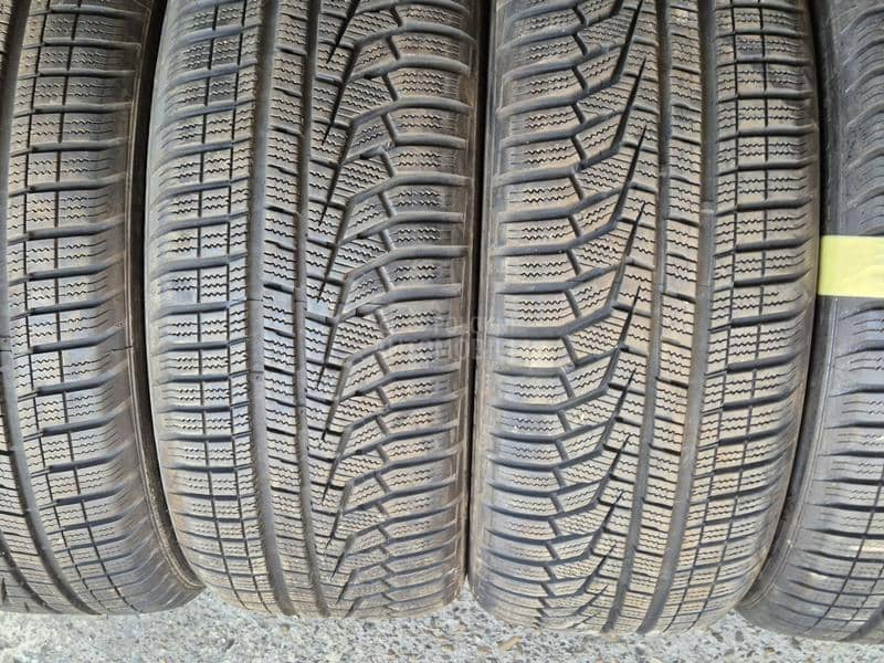 Hankook 205/50 R17 Zimska