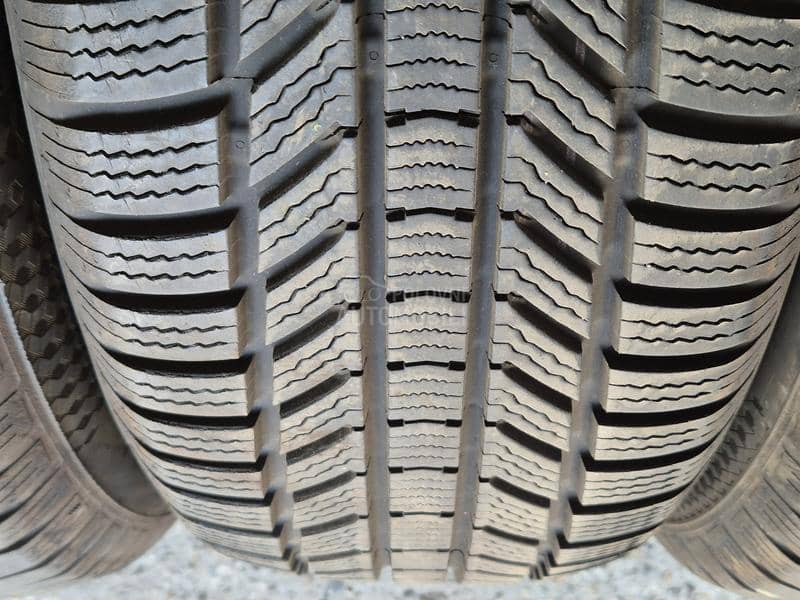 Continental 225/65 R17 Zimska