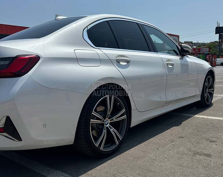 BMW 320 xDrive Hybrid Luxury